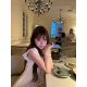 ເສື້ອຢືດຄໍ V-neck ສີຂາວລະດູຮ້ອນ