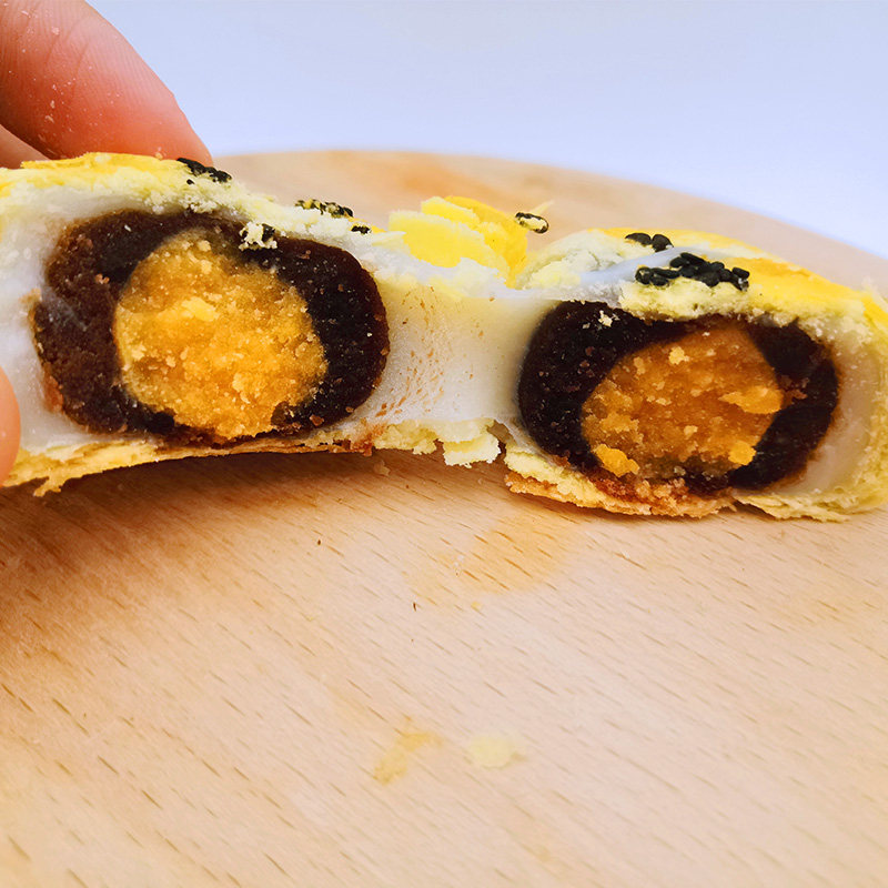 蛋黄酥雪媚娘海鸭蛋咸蛋黄面包麻薯 味返传统糕点