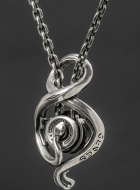 高级感个性朋克霸气复古齿轮吊坠