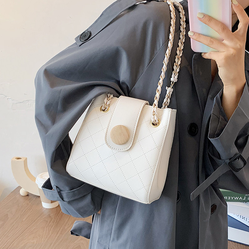 小ck旗舰店官网大容量2020潮斜挎包 格尼瑞女士包袋