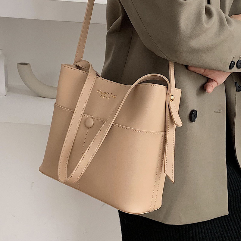 小ck大容量水桶包包2020夏季潮女包 格尼瑞女士包袋