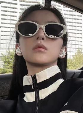 2025新款女式猫眼太阳镜，适合方脸和圆脸，高端冬季菱形脸防雪盲