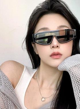 2025新款高级感宽边太阳眼镜女覆古户外防晒开 车方圆脸抗UV太阳