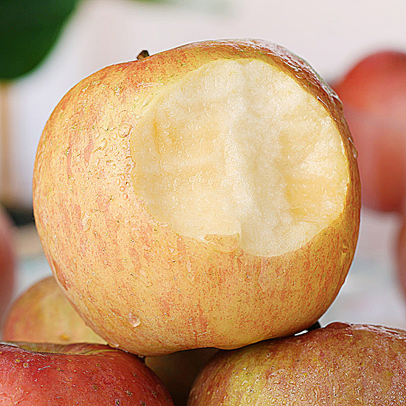 山西红富士苹果新鲜水果应当季脆甜整箱冰糖心丑平萍果现摘10包邮