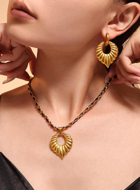 饰品罗马纹大爱心粘水钻项链女耳环套装钛钢材质镀18k金高端首饰