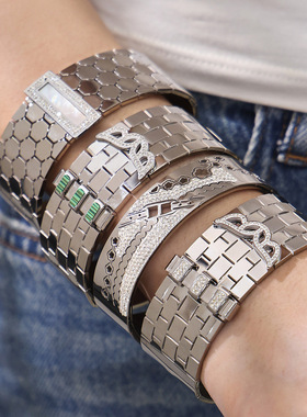 不锈钢个性蜂巢纹宽面镶锆石手镯