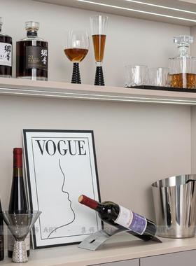 现代轻奢厨房餐厅样板间