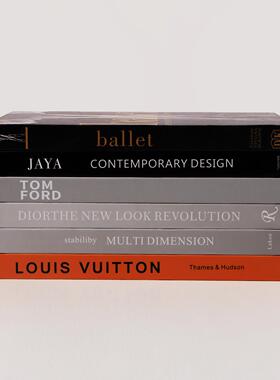 硬壳英文彷真书籍样板间