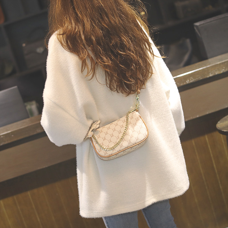 2022女2021新款潮小众设计斜挎小包 名雅娜女士包袋