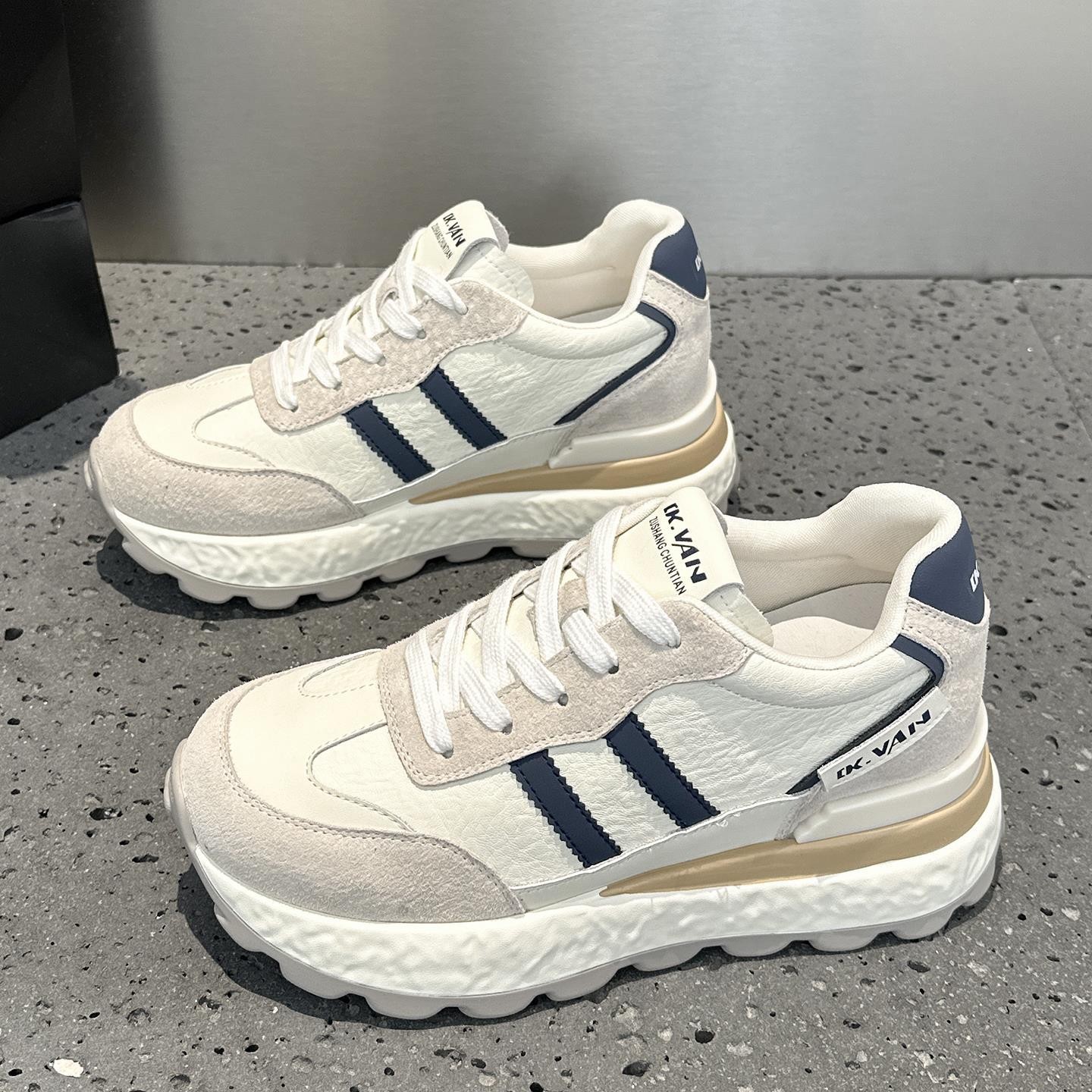 华夫阿甘鞋女2025秋季新款爆款超火厚底增高轻便休闲运动老爹鞋子 - 图1