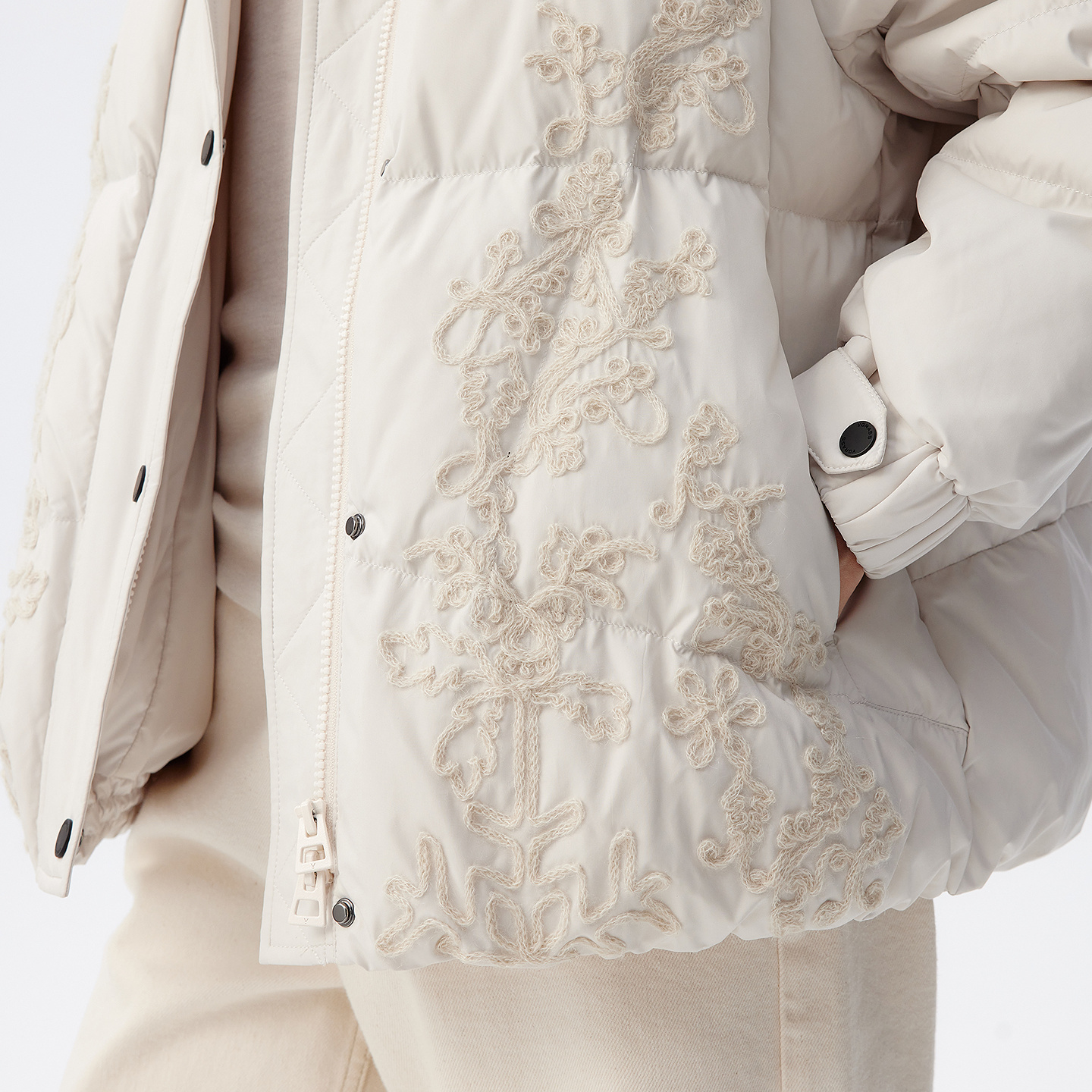 VGRASS维格娜丝冬季新款蕾丝刺绣90鹅绒羽绒服VSY1P4613C - 图1