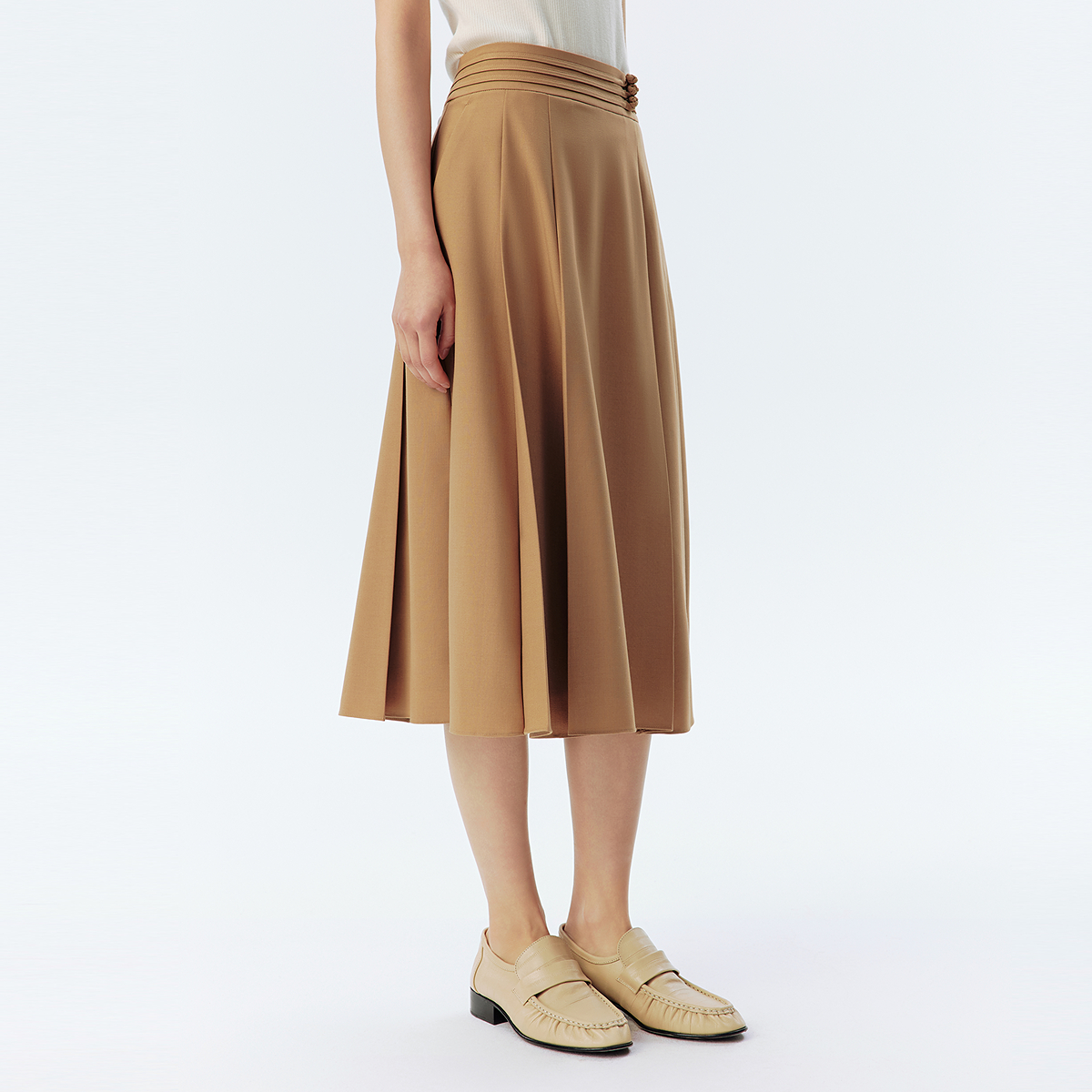 VGRASS维格娜丝冬季新款定纺面料宽松A字褶裙新中式盘扣半身裙女 - 图2