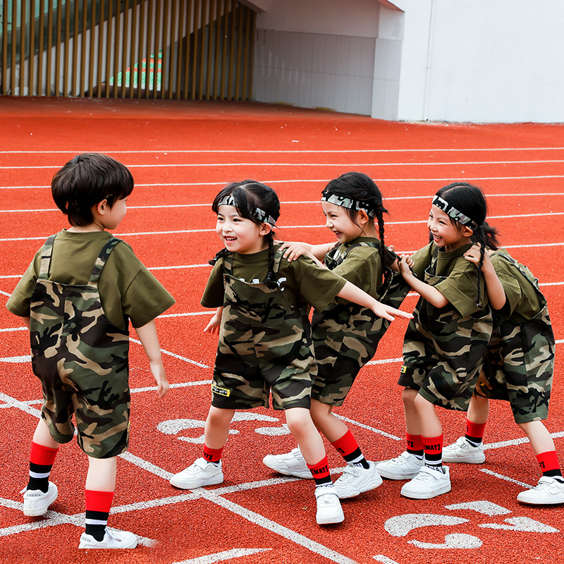 六一儿童幼儿园表演服小学生军训迷彩服套装背带裤大合唱演出服夏