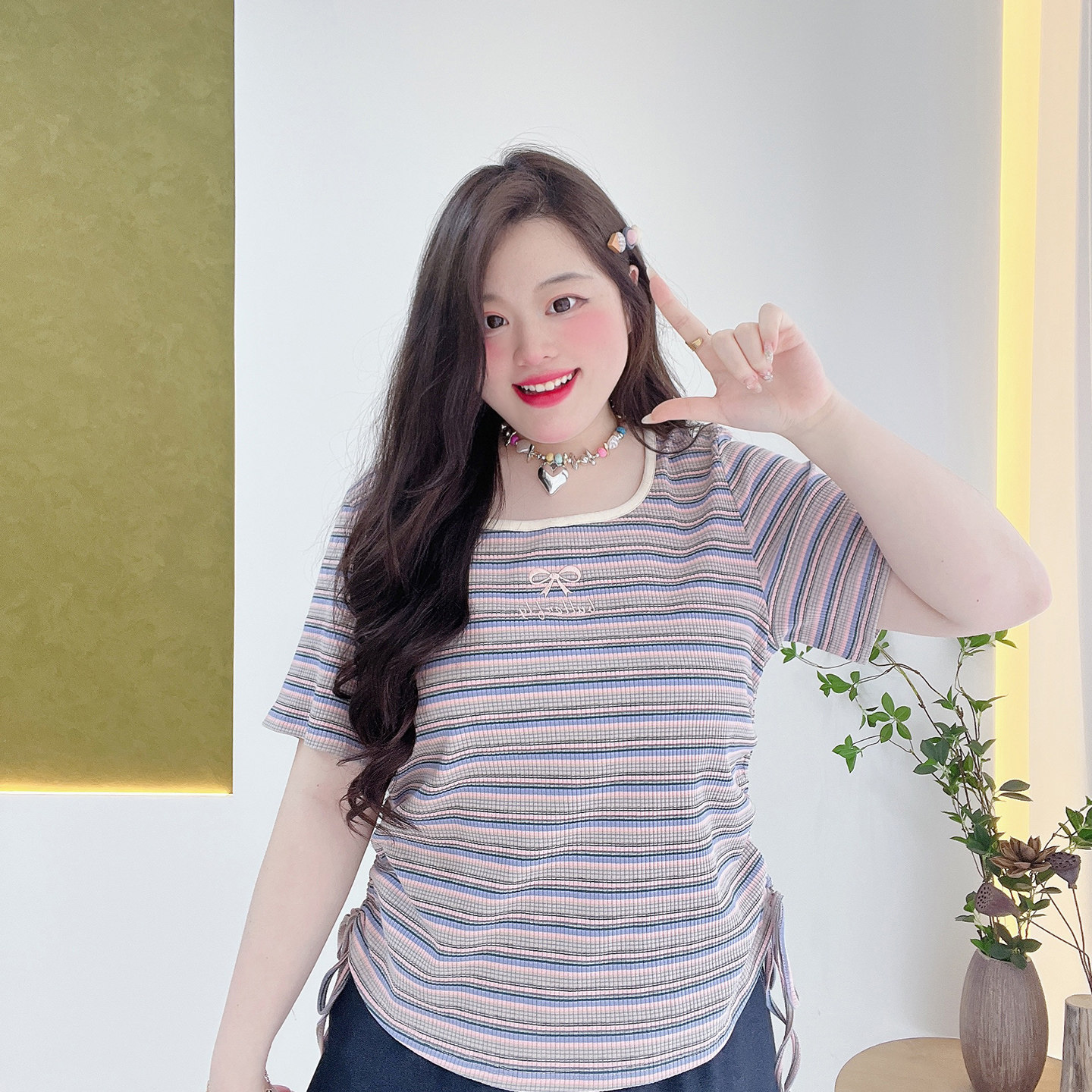 胖莹莹大码女装2025夏季韩系小众设计感刺绣条纹辣妹减龄抽绳短袖,淘宝优惠券,粉丝福利购,淘宝优惠卷