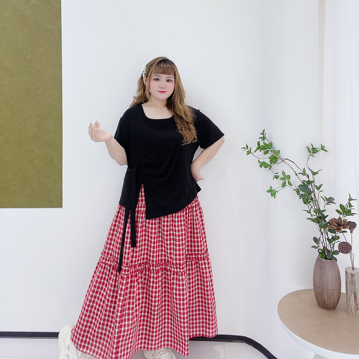 2025夏季胖莹莹大码女装掐褶设计感不规则T恤格纹蛋糕半身裙套装,淘宝优惠券,粉丝福利购,淘宝优惠卷