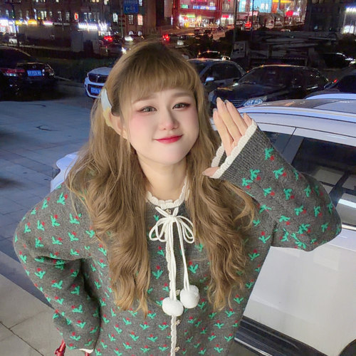 300斤胖莹莹大码女装胖mm圣诞氛围感毛球可爱灰色半身裙针织套装 - 图0