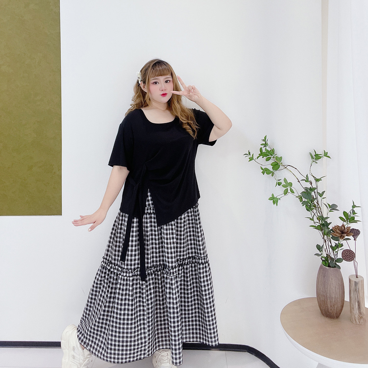 2025夏季胖莹莹大码女装掐褶设计感不规则T恤格纹蛋糕半身裙套装,淘宝优惠券,粉丝福利购,淘宝优惠卷