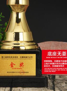 厂家供应创意礼品奖杯金属工艺品摆件运动会奖牌现货合金