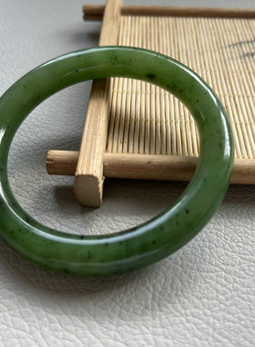 【果色添香】和田玉俄碧玉苹果绿圆条手镯 复古56内径 赠鉴定证书