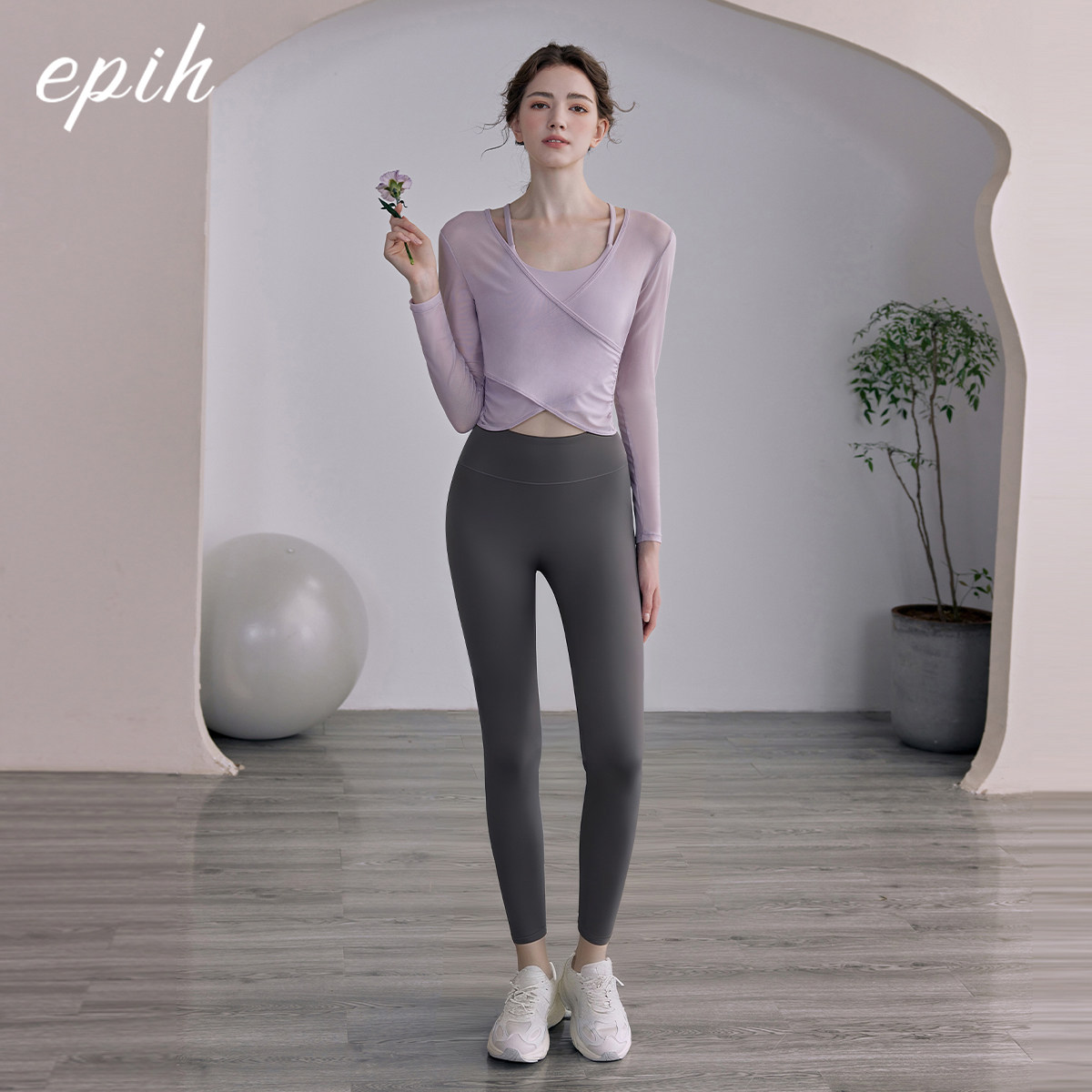 2025新款瑜伽服上衣女绝美高级感训练健身衣运动普拉提套装带胸垫,淘宝优惠券,粉丝福利购,淘宝优惠卷