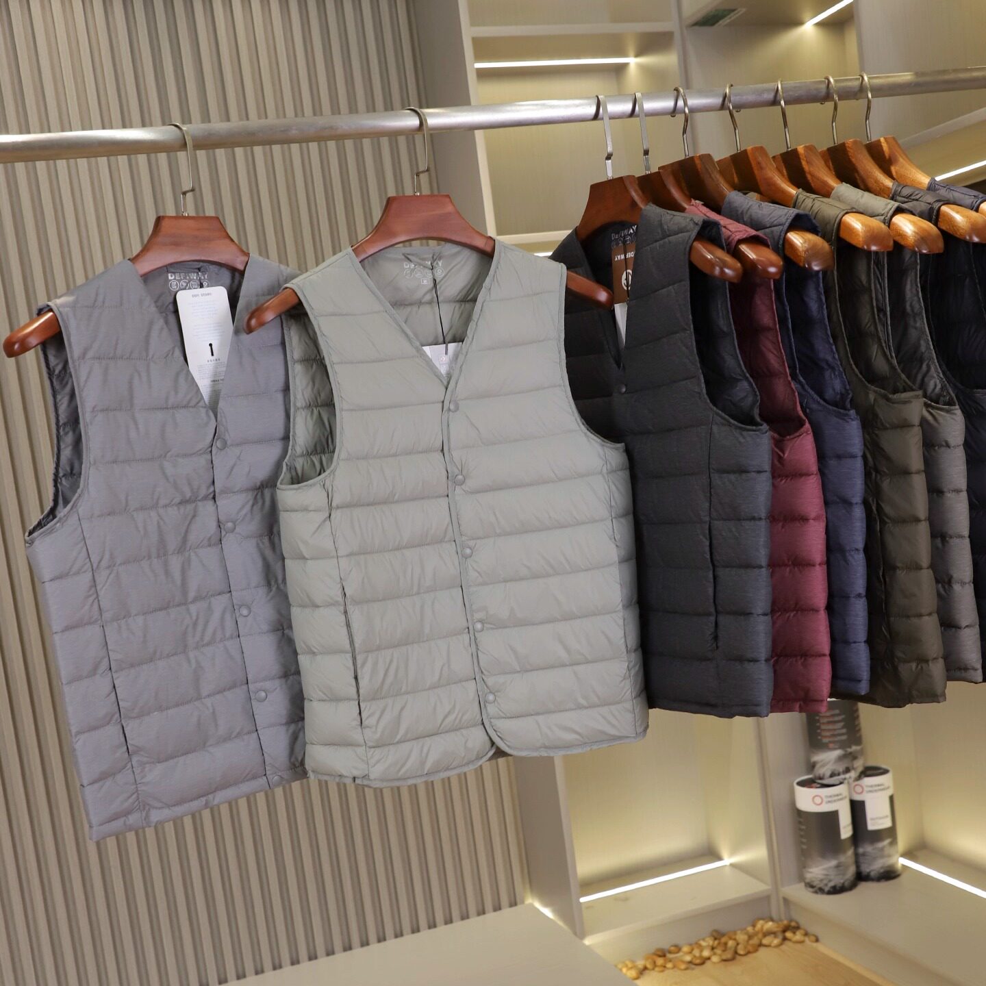 韩单~捡漏款~秋冬男士情侣轻盈保暖内搭御寒防风V领羽绒马甲背心,淘宝优惠券,粉丝福利购,淘宝优惠卷