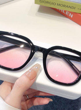 甜辣酷夏日小香风腮红加宽黑框眼