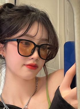 2024年新款方形简单粗框墨镜茶色