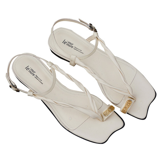 Le Murmure Vine Lace geschnitzte Sandalen