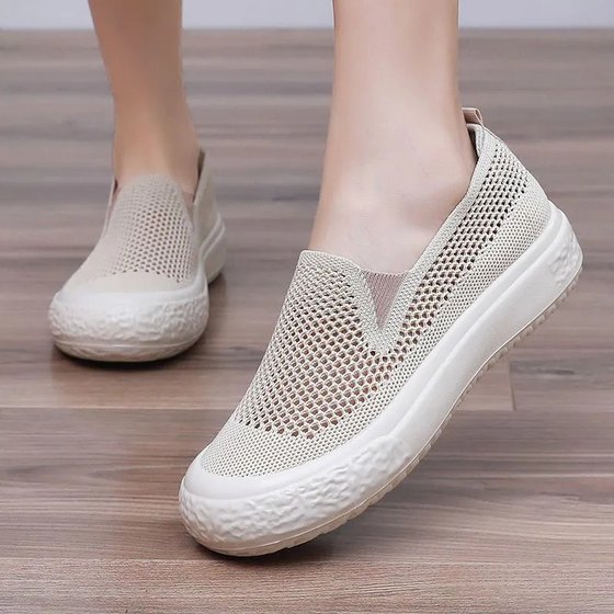 Old Beijing cloth shoes women's net shoes summer hollow breathable soft thick sole non-slip sports and leisure slip-on shoes mom's shoes