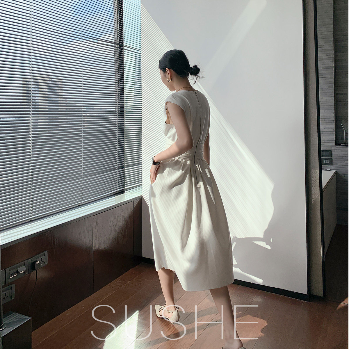 束皙/店主蕞爱si服无袖chao 束皙连衣裙