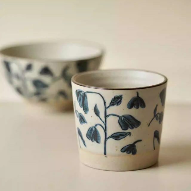 Handmade coffee cup stoneware blue and white design wind pig mouth cup