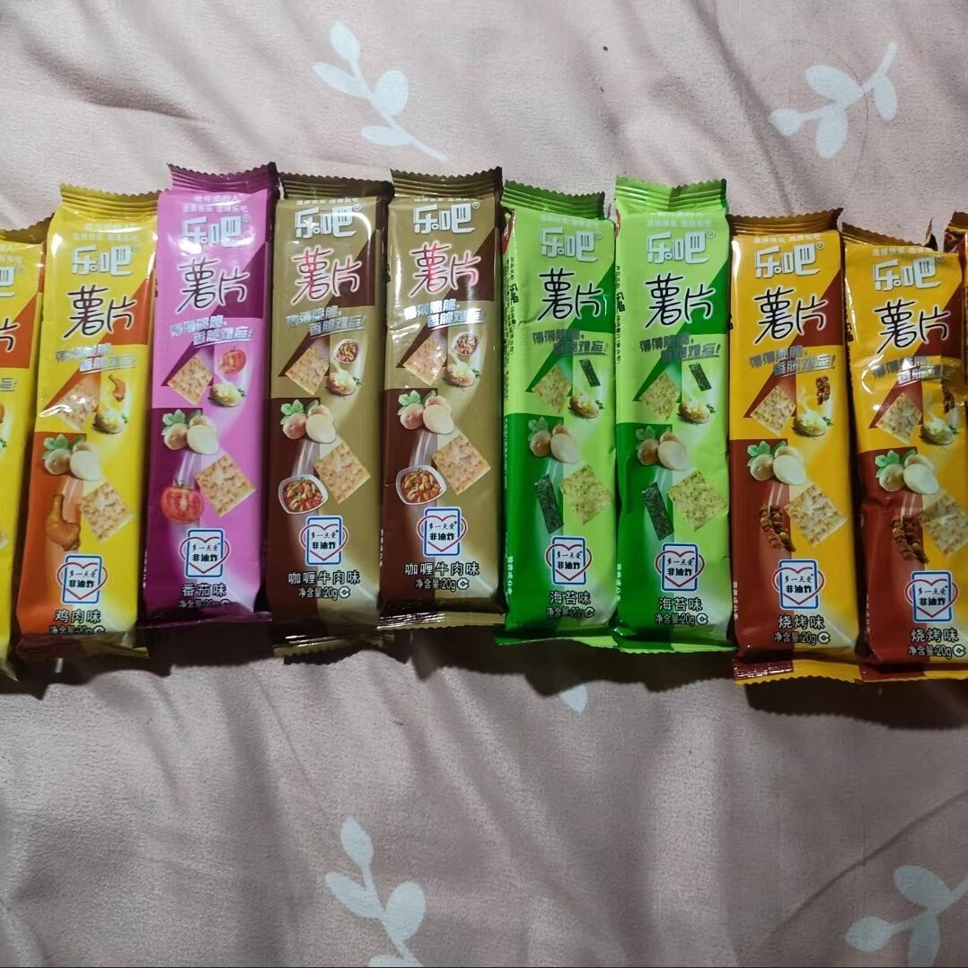 乐吧薯片非油炸20g装多种口味薄脆饼干海苔味烧烤肌肉咖喱味零食