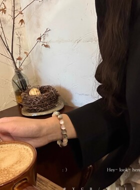 「暮光之城」冰透粉棕手串！