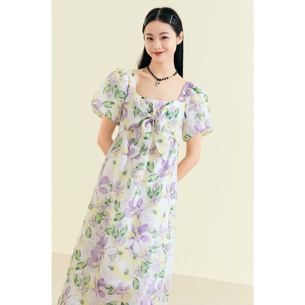 太平鸟方领蝴蝶结印花年夏季连衣裙 太平鸟outlets店连衣裙