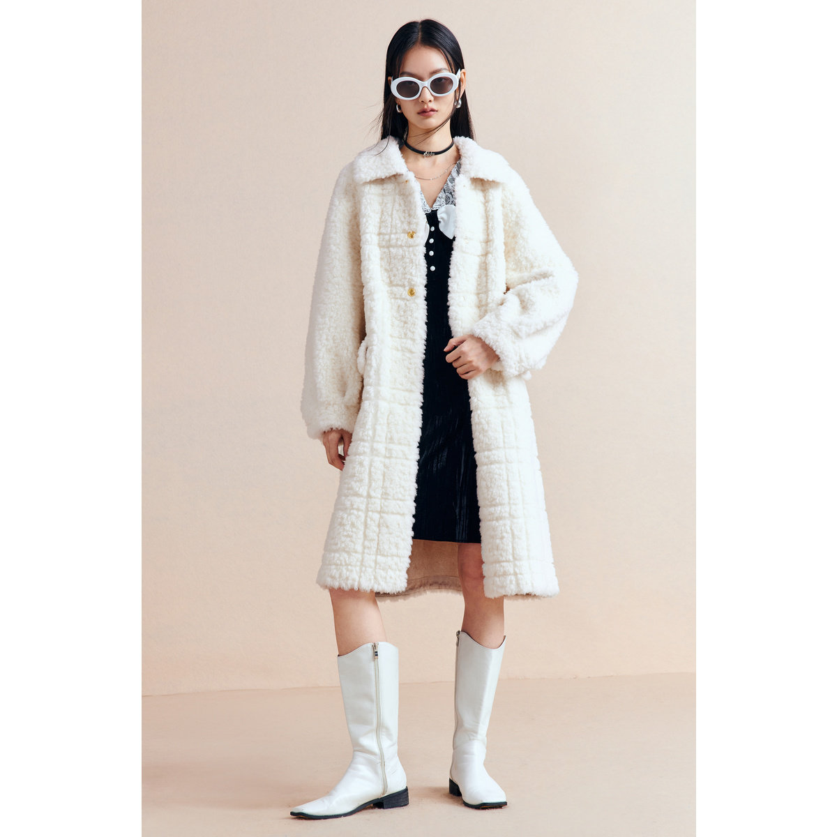 太平鸟短款丝绒秋冬新款法式连衣裙 太平鸟outlets店连衣裙