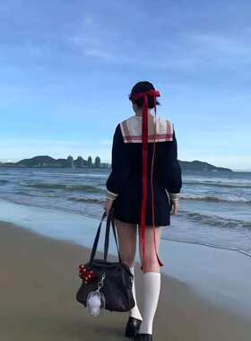 海伦娜红色超长飘带蝴蝶结发夹