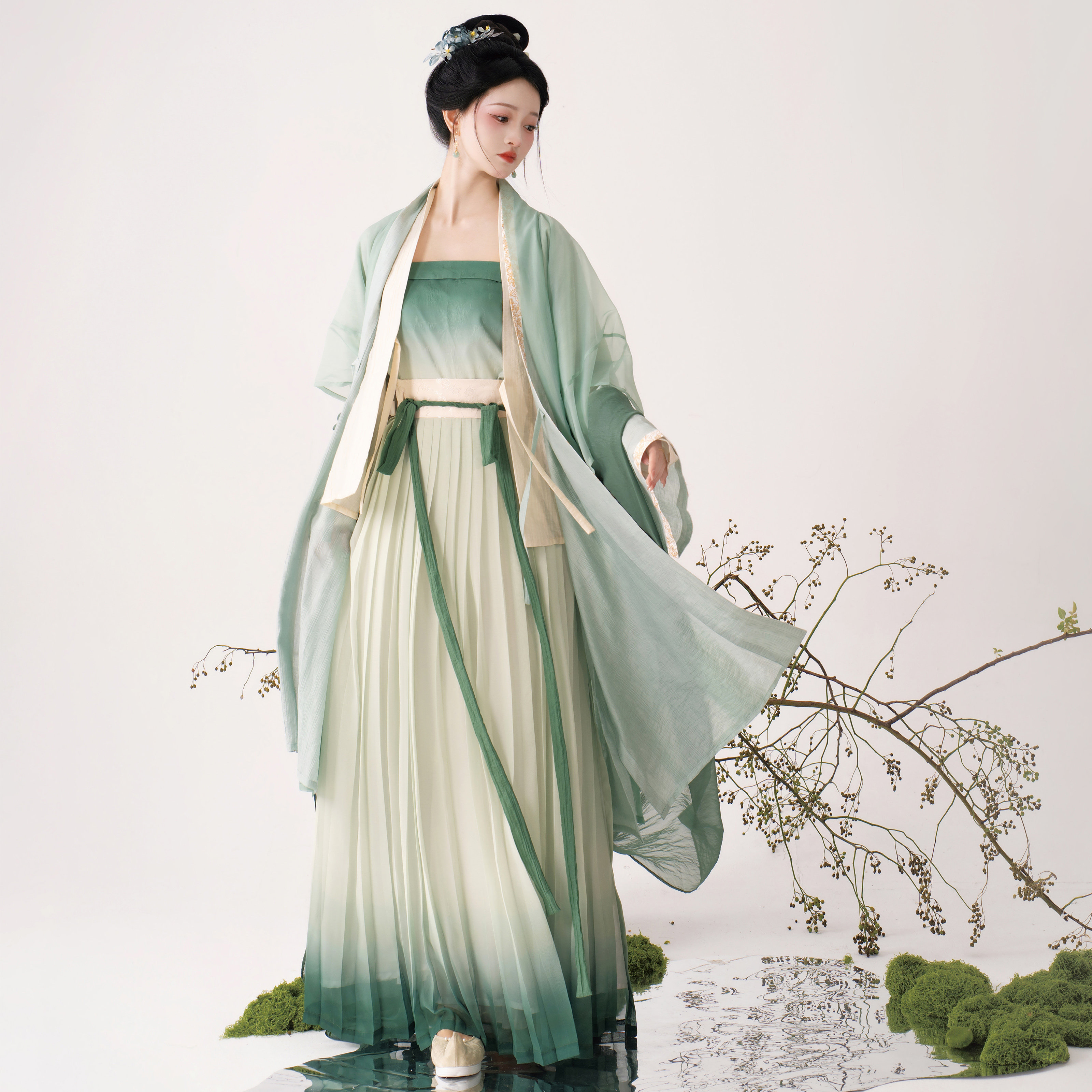 花朝记｜寒露｜宋制汉服仿长干寺背心对襟长衫飞机袖褶裙绿色印金,淘宝优惠券,粉丝福利购,淘宝优惠卷