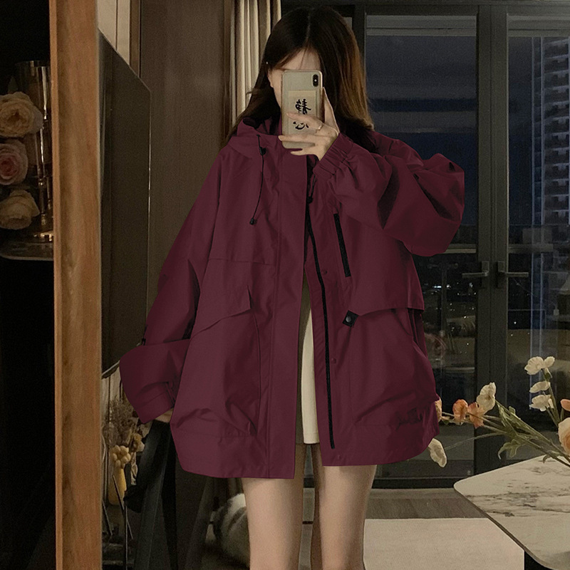 美式情侣冲锋衣外套男女2025春秋新款宽松大码中长款休闲工装风衣