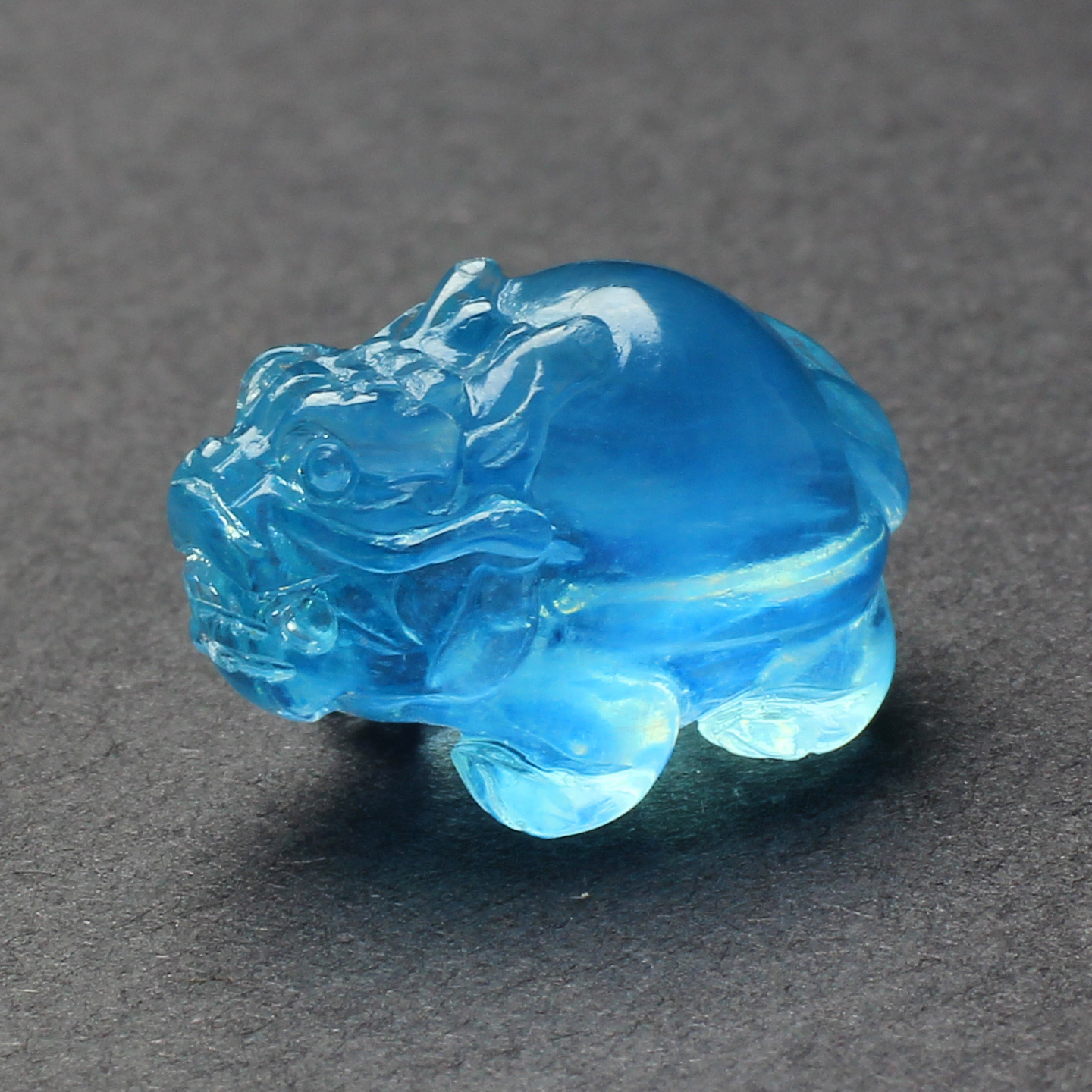 龙龟吊坠天然海蓝宝雕刻件蓝色水晶项链坠子立体款龙头龟身锁骨链 - 图2