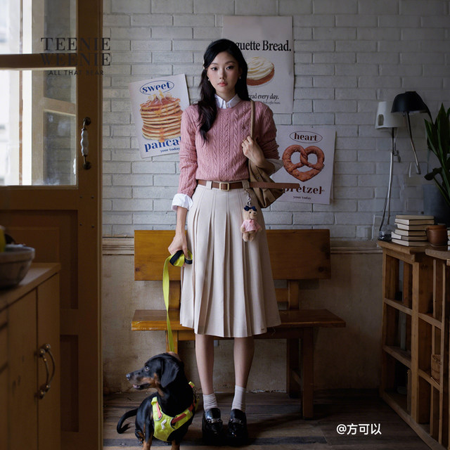 TeenieWeenie bear skirt ດູໃບໄມ້ລົ່ນ pleated skirt
