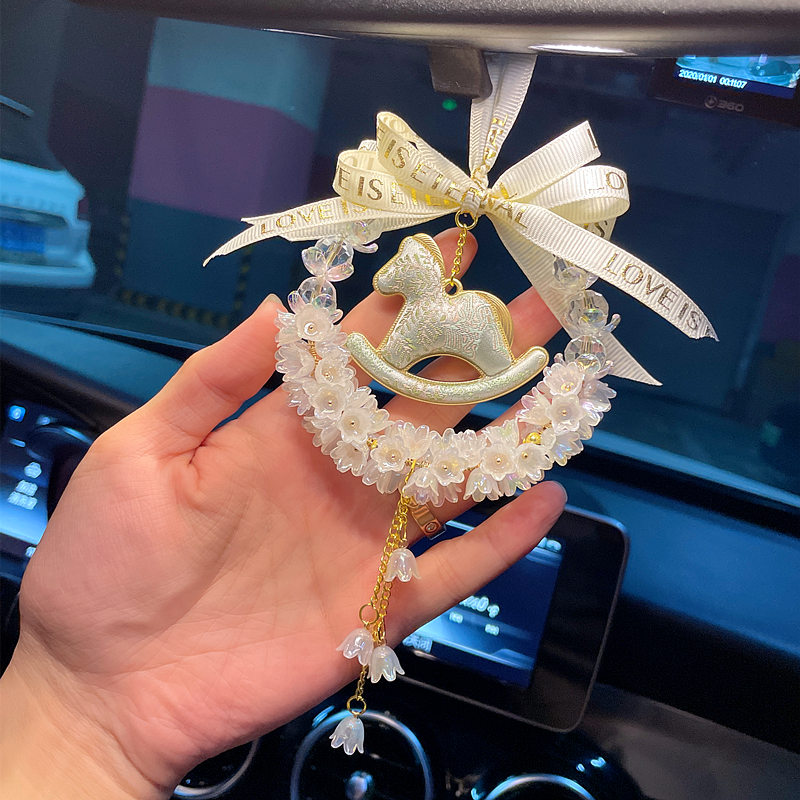 Car pendant for girls high-end crystal car pendant Song Jin Xiaoma light luxury car rearview mirror hanging jewelry for women