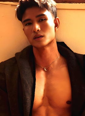 男士简约小众钛钢不掉色月亮吊坠