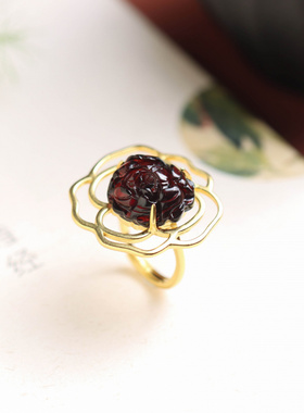 S925纯银镀金血珀牡丹戒指