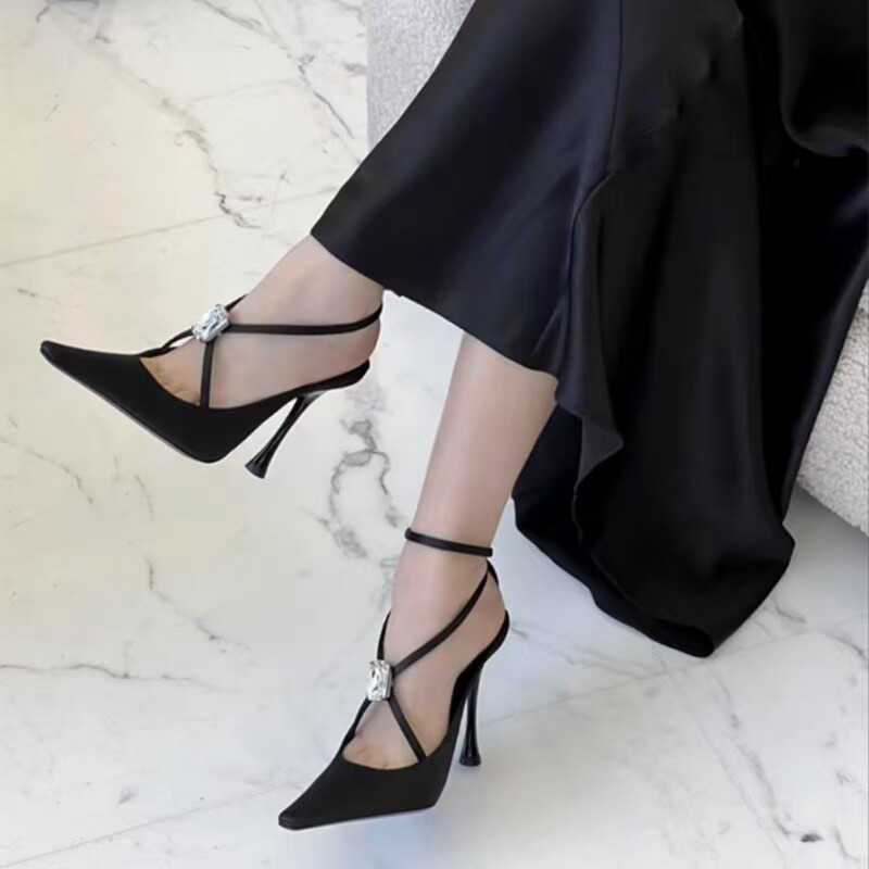 牛牛三宝2025新款时髦超高跟奢华水钻尖头凉鞋女真丝性感细跟女鞋