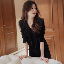 Autumn Womens dress 2023 New Yangqi high-end little shirt temperament and age Dont make beautiful knit undershirt large size