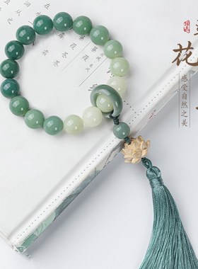 男女通用菩提子其手持渐层白玉