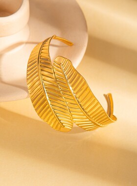 欧美in风金色钛钢手镯