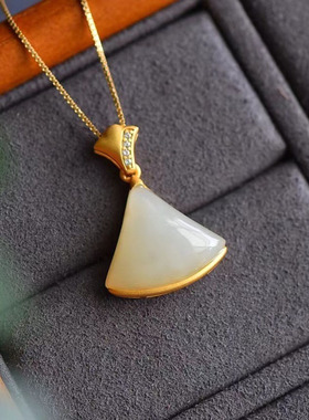 925银和田玉附证书原创款风吊坠