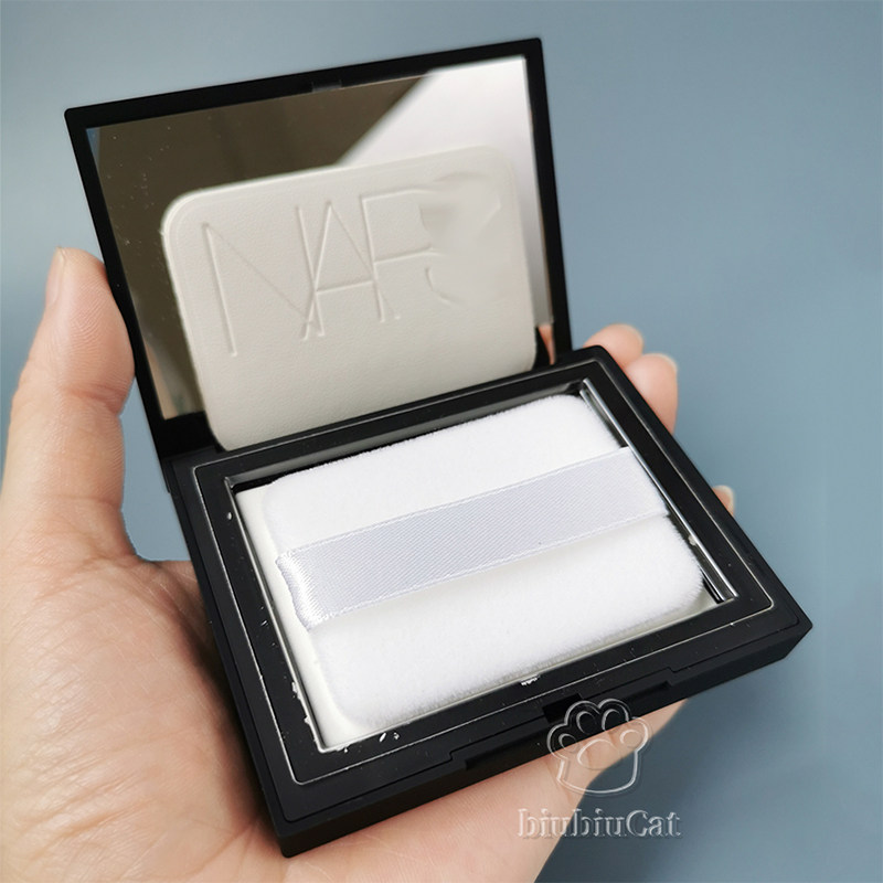 biubiucat 超薄纳斯大白饼蜜粉饼干粉定妆毛绒粉扑植绒粉饼扑方形 - 图0
