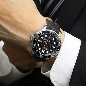 全新正品欧米茄OMEGA海马300米潜水表瑞士男士手表自动机械手表